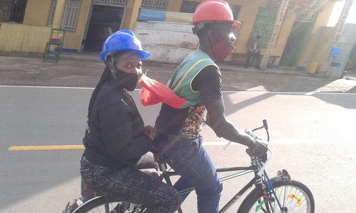 Abanyonzi bagomba gukora akazi kabo bambaye neza udupfukamunwa