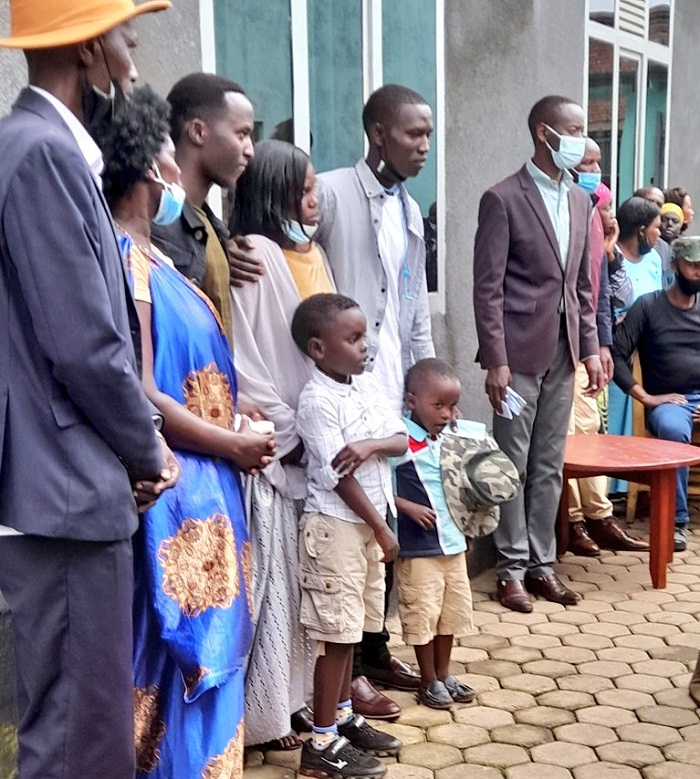 Ababyeyi ba Uwamahoro n'abana be