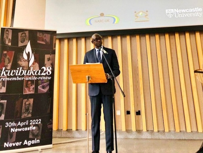 Amb Busingye asobanura amateka ya Jenoside