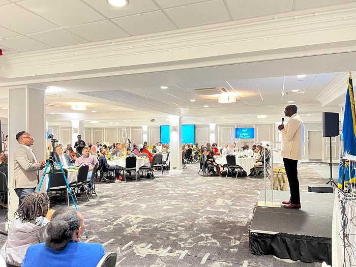 Amb. Johnston Busingye aganiriza abitabiriye ibyo birori