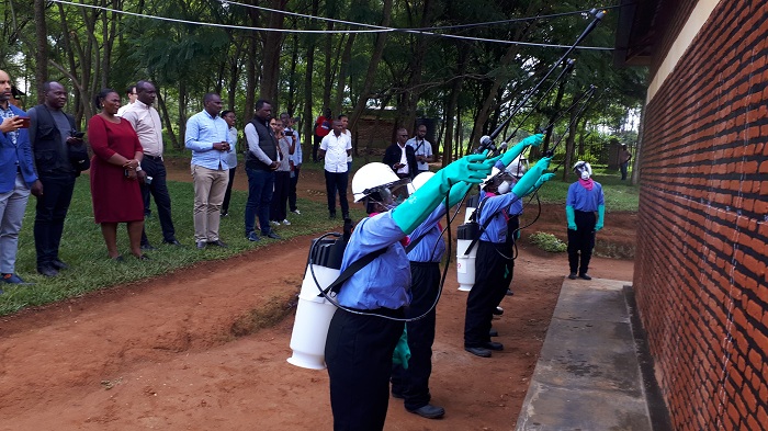 Gutera imiti ku nkuta hanze biri mu birinda abantu kurumwa n