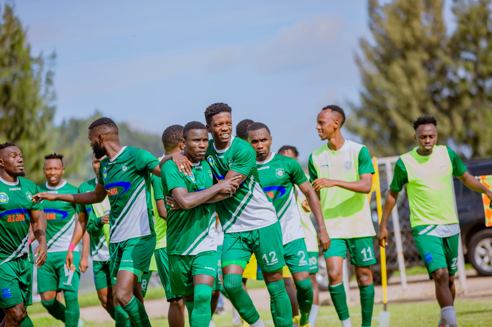 Kiyovu irakomanga ku gikombe