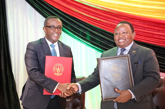 Minisitiri Dr Vincent Biruta na mugenzi we Frederick M. Shava