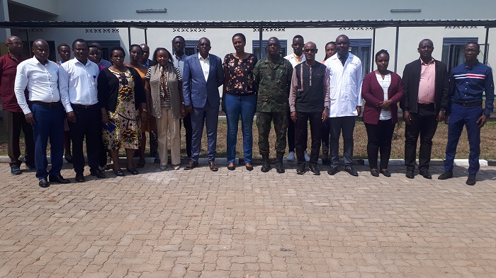 Abantu batandukanye bitabiriye icyo gikorwa