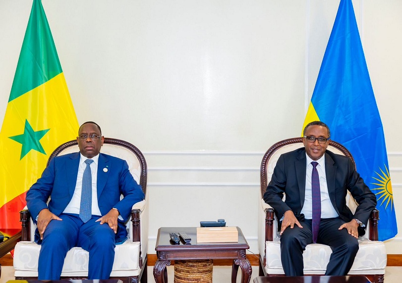 Perezida Macky yakiriwe na Minisitiri Biruta