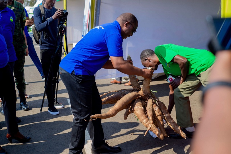 Minisitiri Musabyimana yerekwa umusaruro w