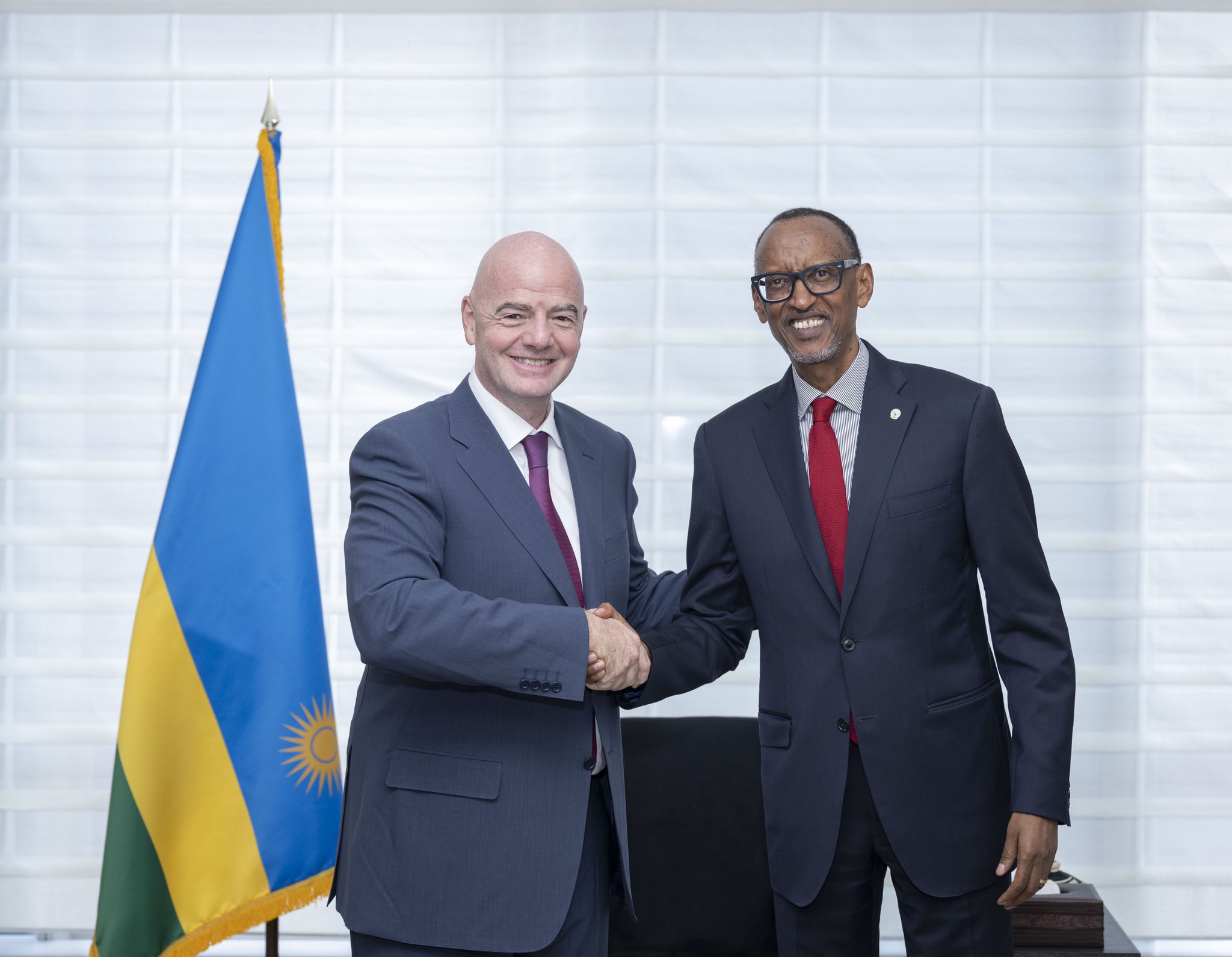 Perezida Kagame yashimiye Infantino uyobora FIFA wamwifurije guhirwa mu gukomeza kuyobora u Rwanda