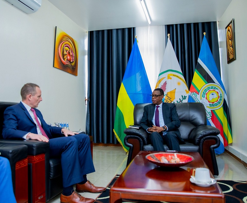 Abayobozi bombi bagiranye ibiganiro