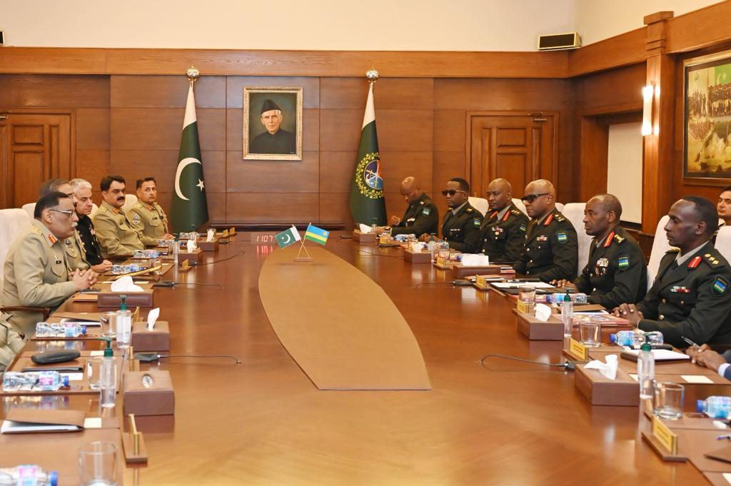 Abayobozi ku mpande zombi bagiranye ibiganiro