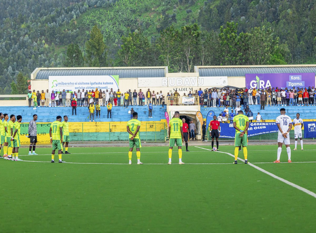 Hafashwe umunota wo guha icyubahiro Alain Mukuralinda wari Umuvugizi wungirije wa Guverinoma uheruka kwitaba Imana,wari ufite n'ikipe ikina mu cyiciro cya kabiri 