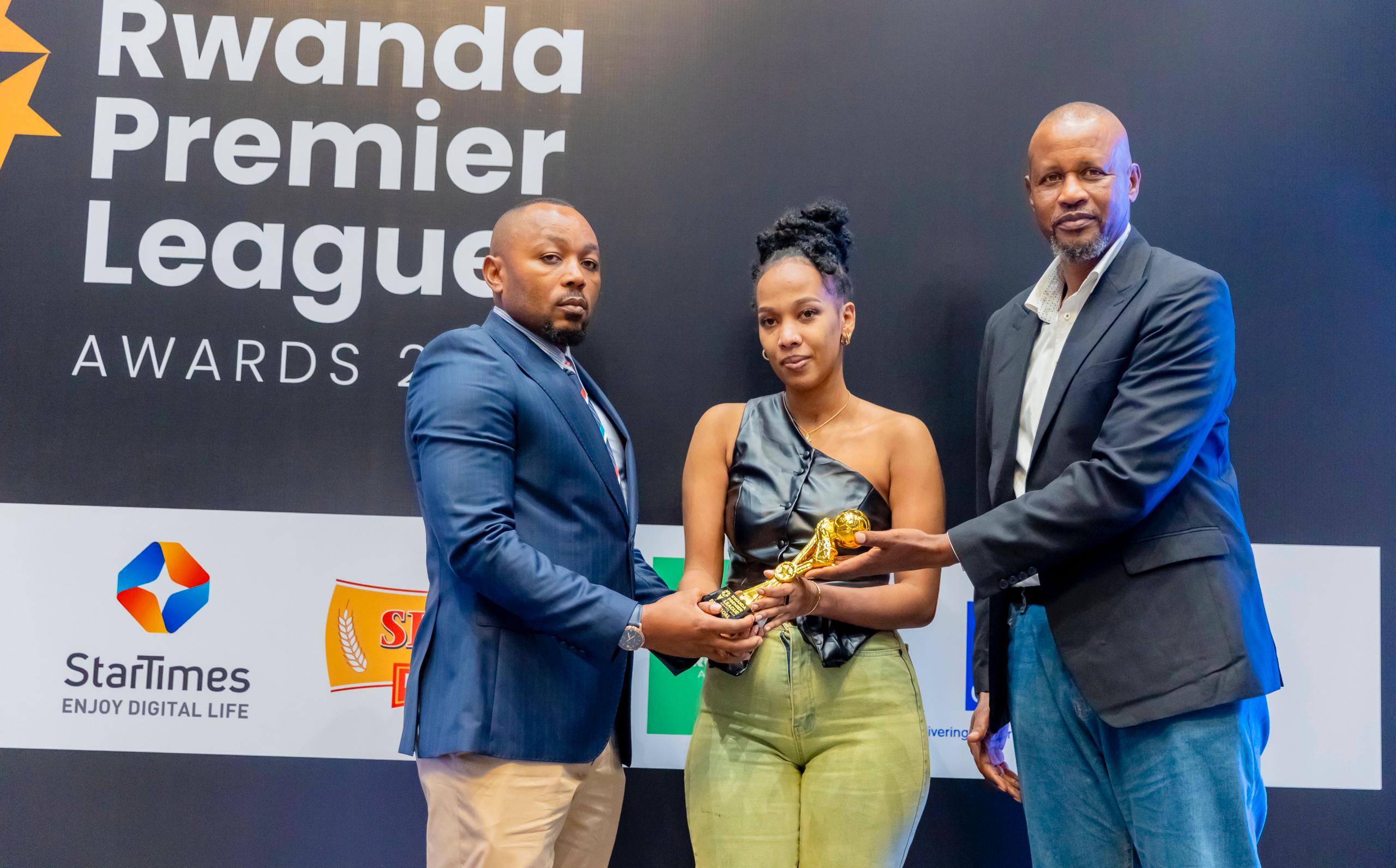 Umufasha wa Biramahire Abeddy watsinze igitego cyiza cyahembwe niwe wakiriye igihembo cye kuko yari yamaze gufata urugendo hamwe n'Amavubi 