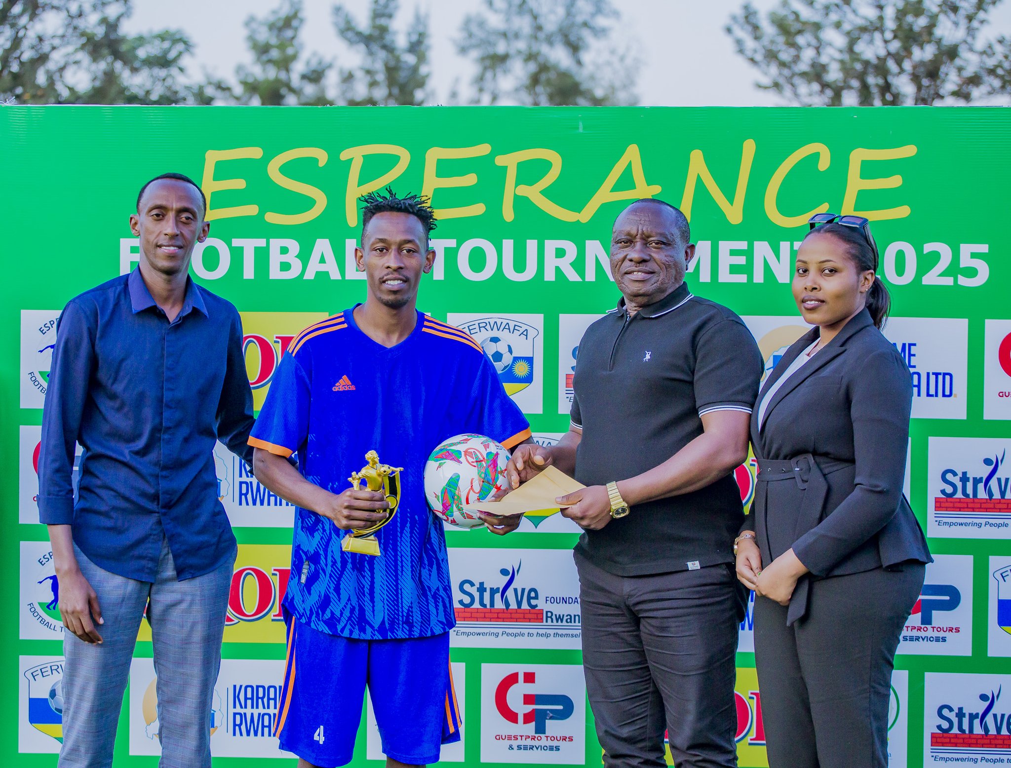 Habimana Yves wabaye umukinnyi w'umukino wahuje Stella FC na Buja City 