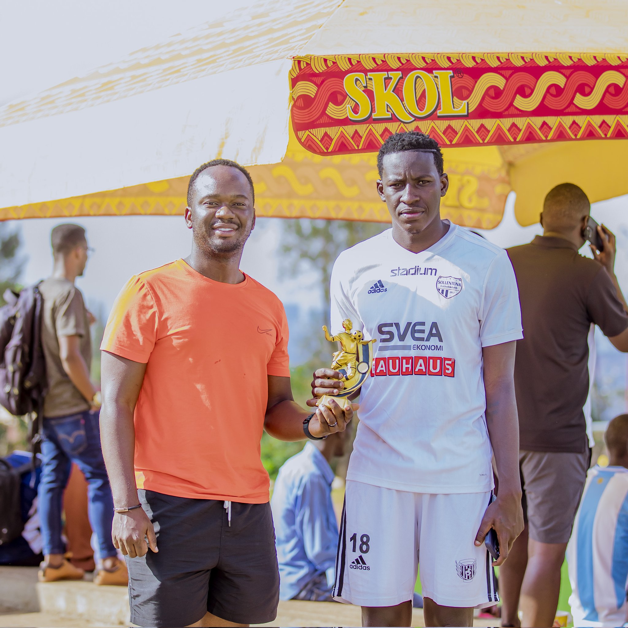 Nshimiyimana Yunusu ahabwa igihembo cy'umukinnyi mwiza w'umukino 