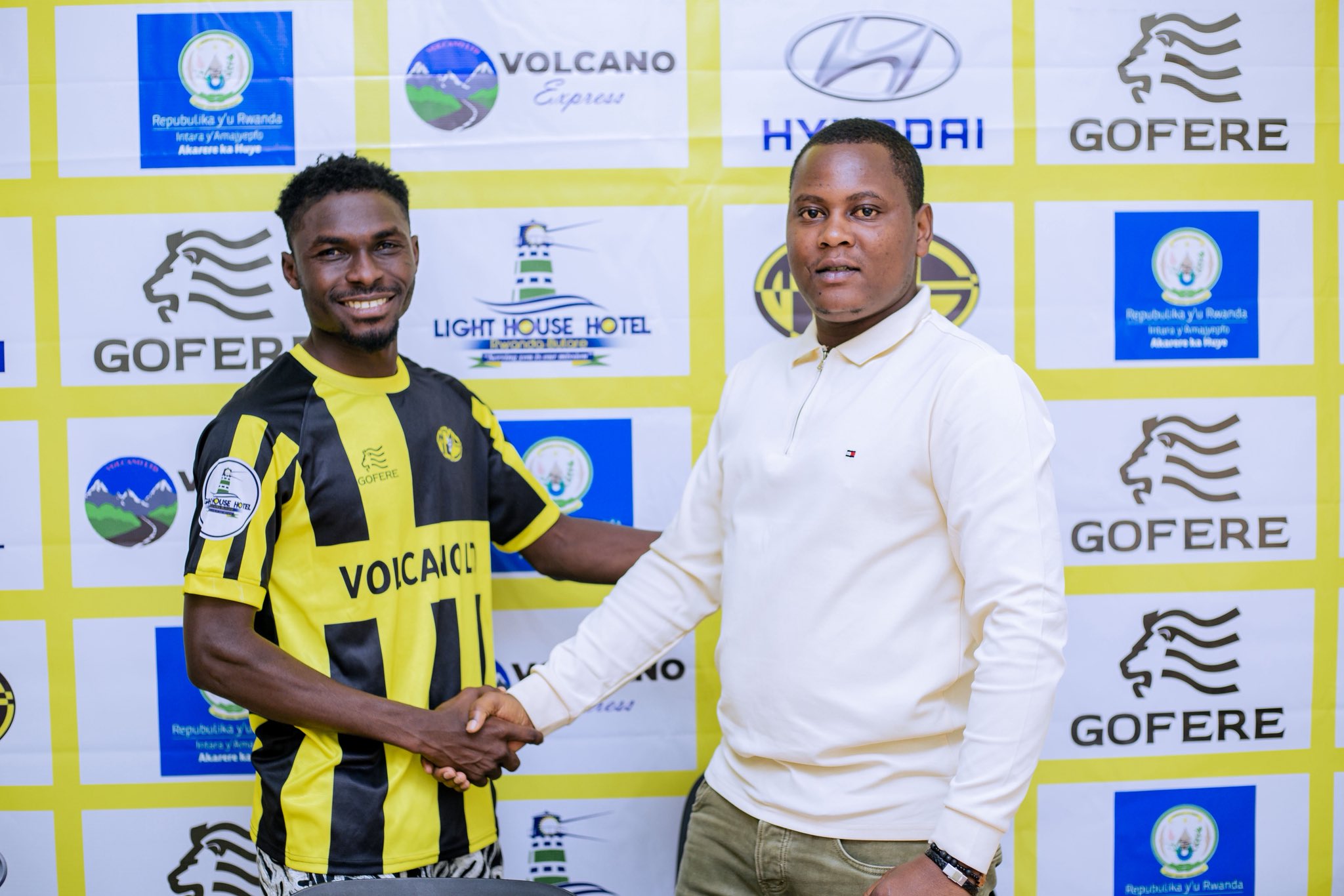 Samuel Pimpong nawe yongereye amasezerano 