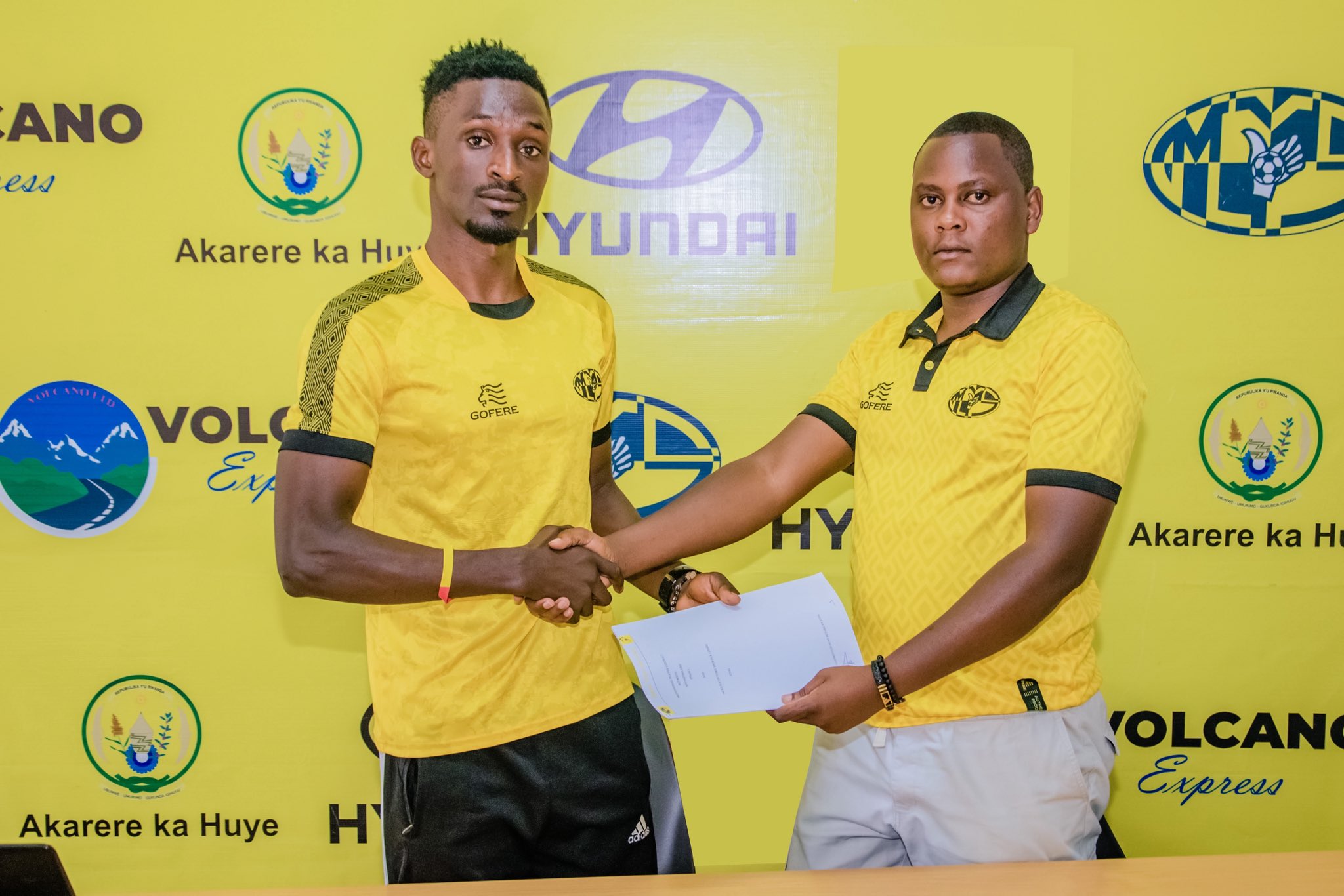 Niyonzima Eric nawe yongereye amasezerano 