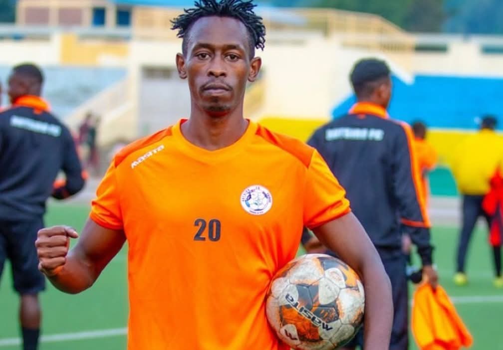 Habimana Yves ari mu muryango winjira muri Rayon Sports 