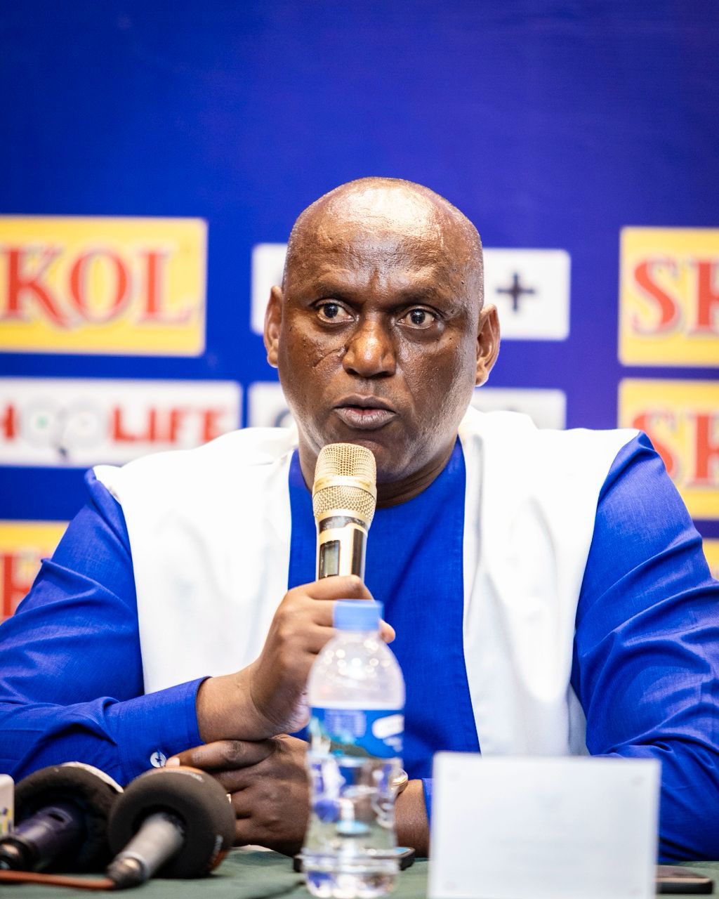 Umuyobozi ushinzwe Imiyoborere n'Ubukangurambaga muri Komite y'Inzibacyuho ya Rayon Sports, Jean-Baptiste MUSABYIMANA yasabye abakunzi ba Rayon Sports kwibagirwa ibyabaye mu bihe bishize bakimakaza ubumwe nk'inkingi y'iterambere ry'iyi kipe 