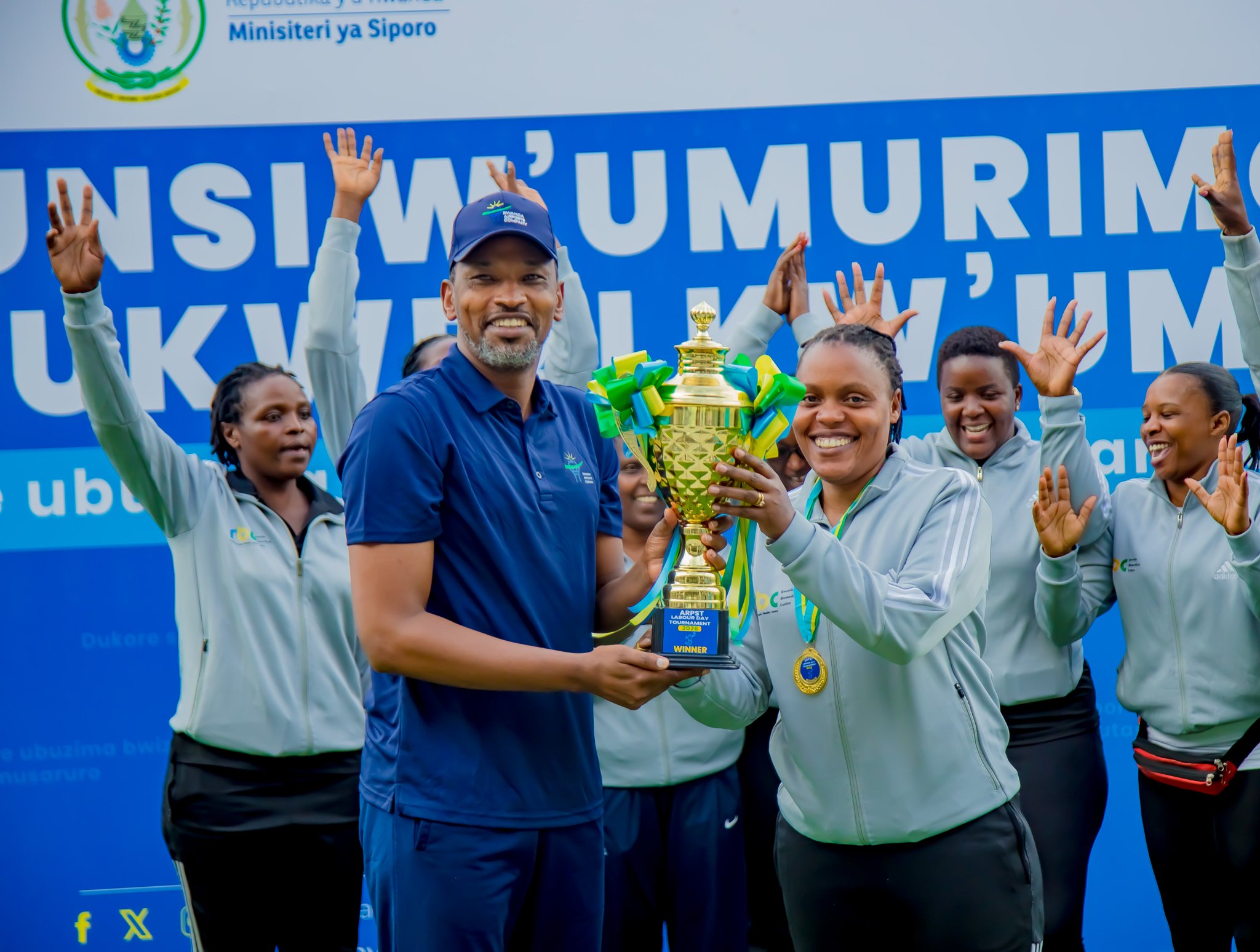 Mu bagore, Volleyball mu cyiciro cy'ibigo bifite abakozi bari munsi y'ijana gusa RBC yatwaye igikombe itsinze WASAC amaseti 3-0