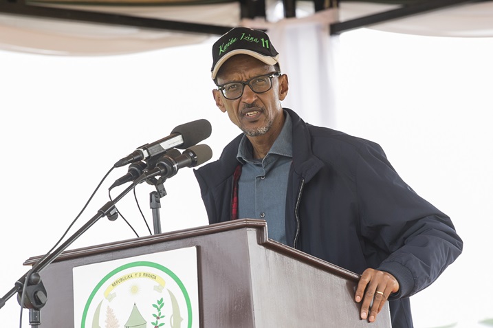 Perezida Kagame yashimye uburyo bwashyizweho bwo gusangiza abaturage inyungu ziva muri Pariki y'Ibirunga.