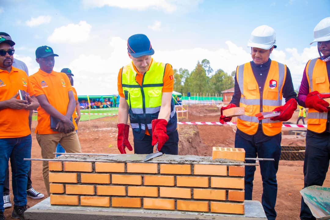 Ni igikorwa cyitabiriwe n'abayobozi batandukanye