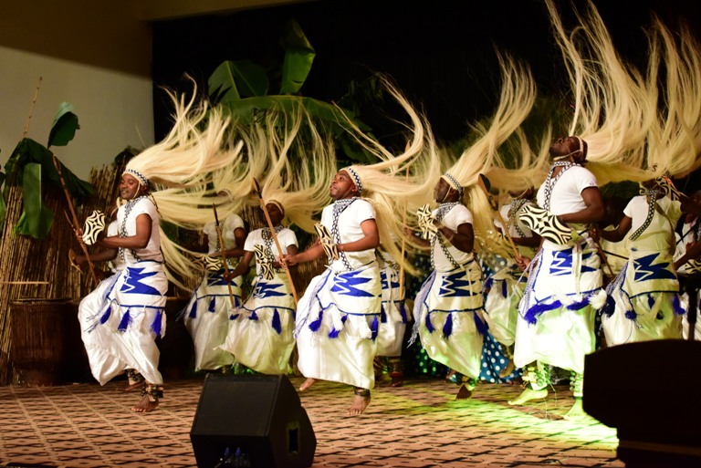 Urukerereza ruzagaragaza Imihamirizo 