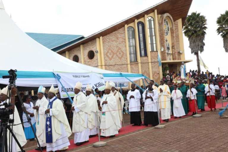 Abasenyeri bo mu madiyoseze yo mu Rwanda na bo bari bahari