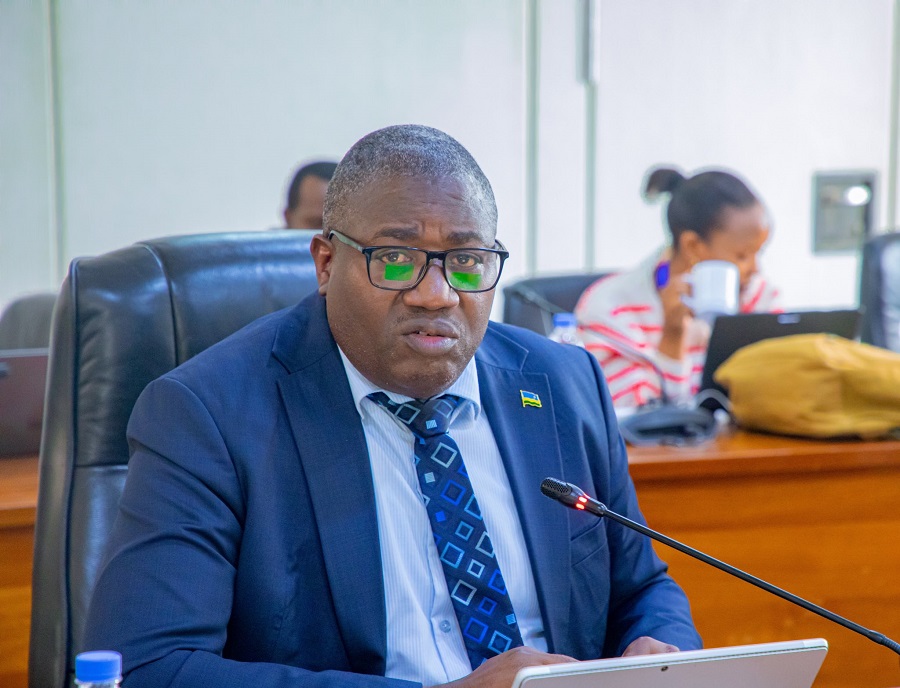 Minisitiri Mugenzi Patrice