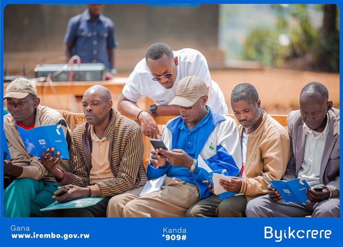 Abaturage bakomeje gukangurirwa kumenya kwisabira serivisi ku Irembo