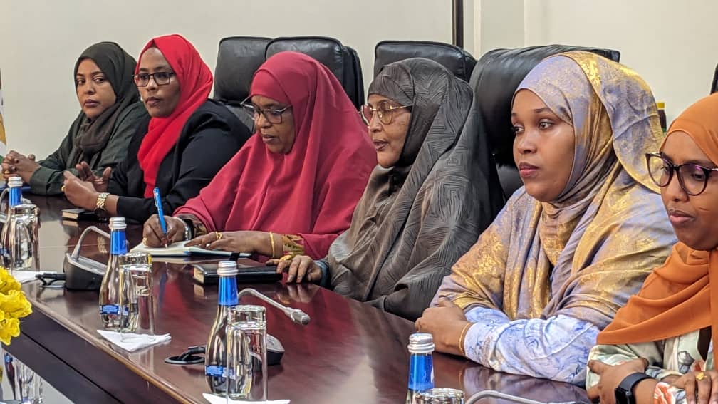 Abasenateri bo muri Somariya bari mu biganiro