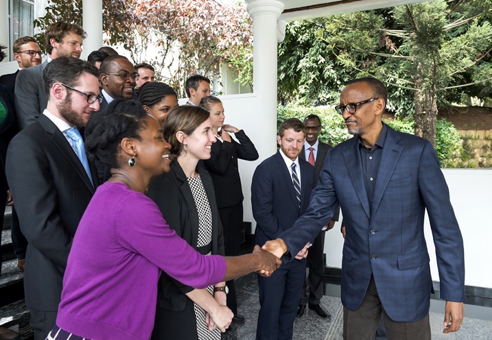 Aba banyeshuri bari kwigira ku bihugu by'Afurika bikiri mu nzira y'Amajyambere.