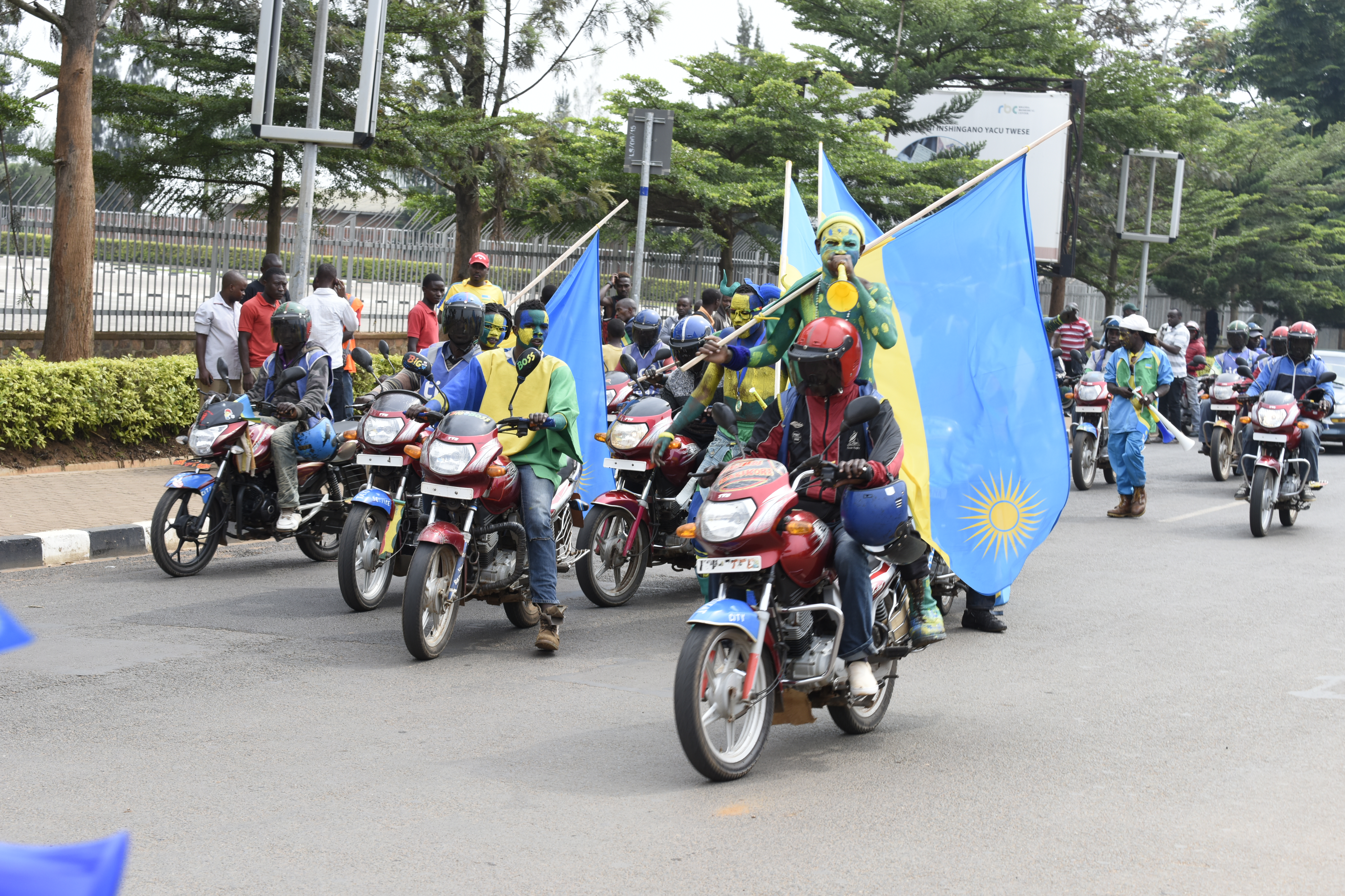 Abafana ku mapikipiki