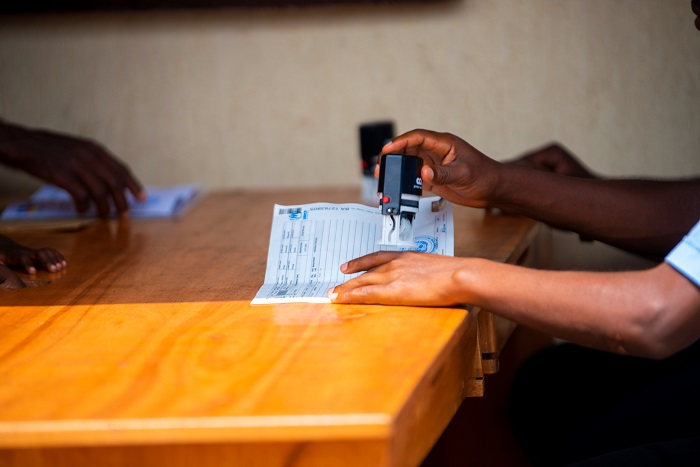 Mbere yo kwinjira mu gihugu cyabo babanzaga gutererwa kashe ku gipapura kibaranga 