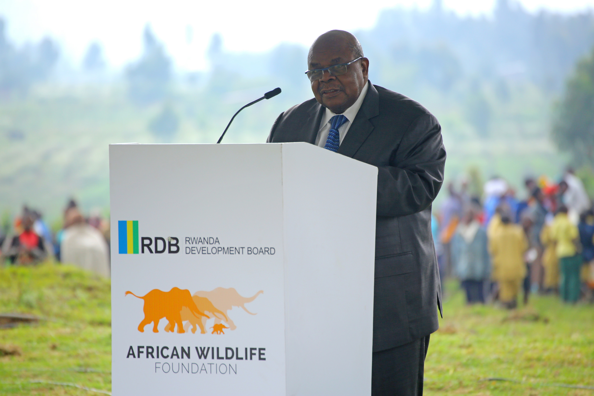 Mkapa avuga ko kubungabunga ibidukikije bitanga isura y