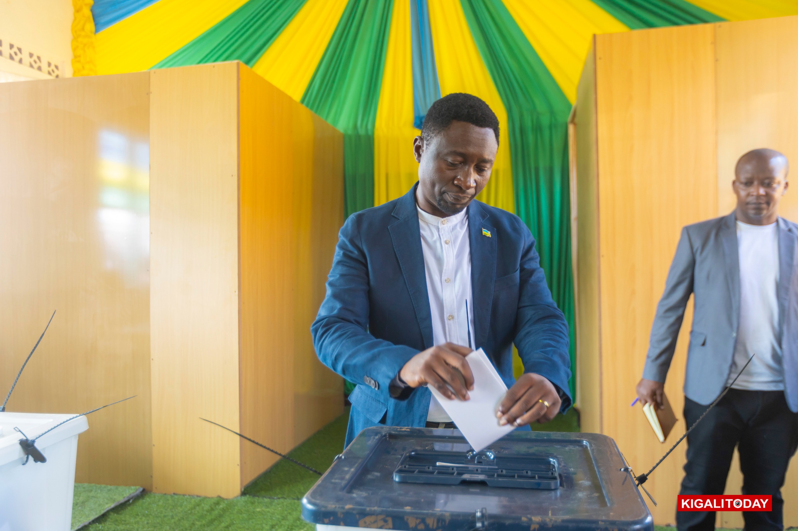 Dr. Frank Habineza yatoreye kuri site y'itora ya GS Kimironko ya II