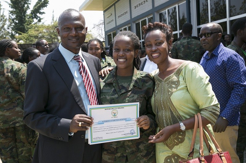 Ababyeyi baza kwakira no gushyigikira abana babo ku munsi basorejeho itorero