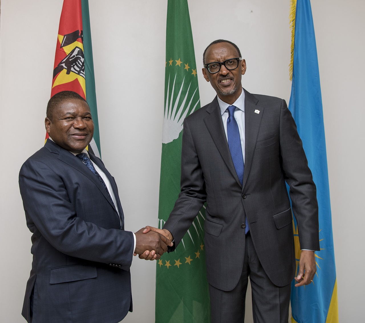 Perezida Kagame na Perezida Nyusi bemeranyije kubaka umuno ntangarugero