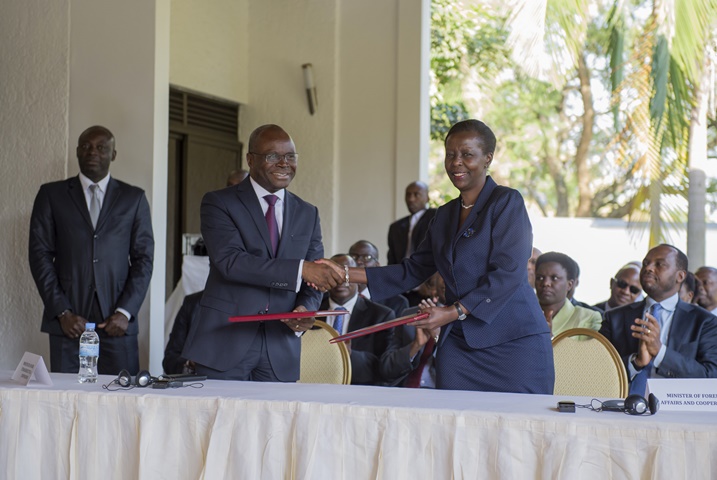 Ibihugu byombi kandi byasinyanye amasezerano atandukanye.