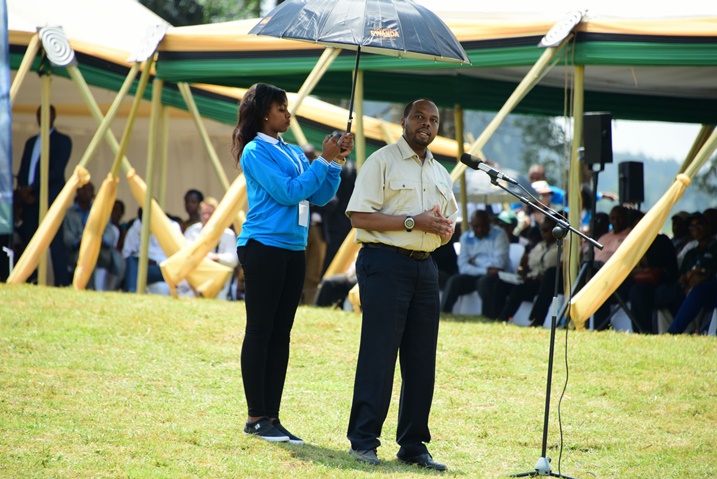 Francis Gatare, umuyobozi wa RDB avuga ku gikorwa cyo kwita izina.