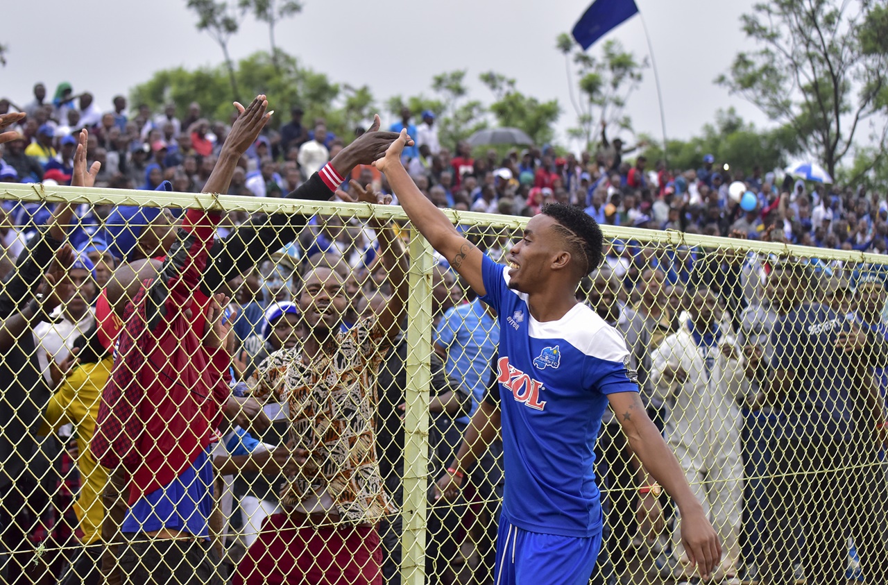 Abafana bakora mu ntoki Rutanga