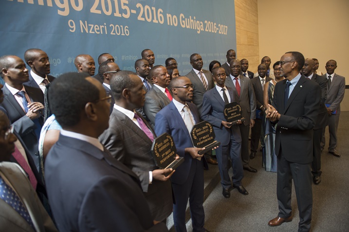 Perezida Kagame aganira n