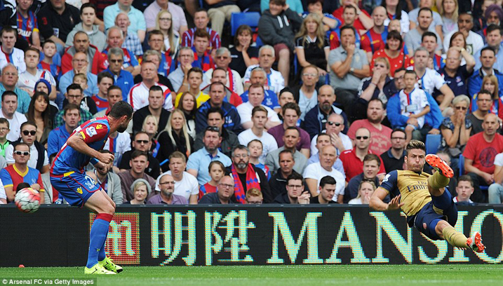 Giroud nawe yatsindiye Arsenal igitego cya mbere