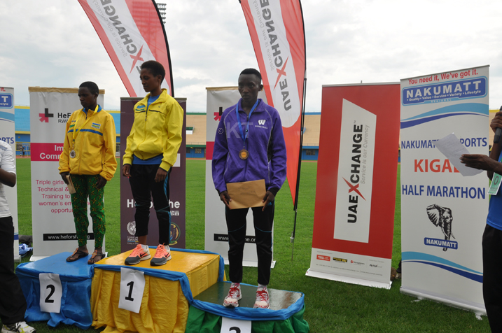 Abakobwa batatu ba mbere