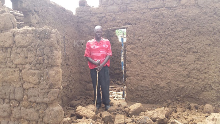 Uyu musaza we byamurenze, aratabaza.