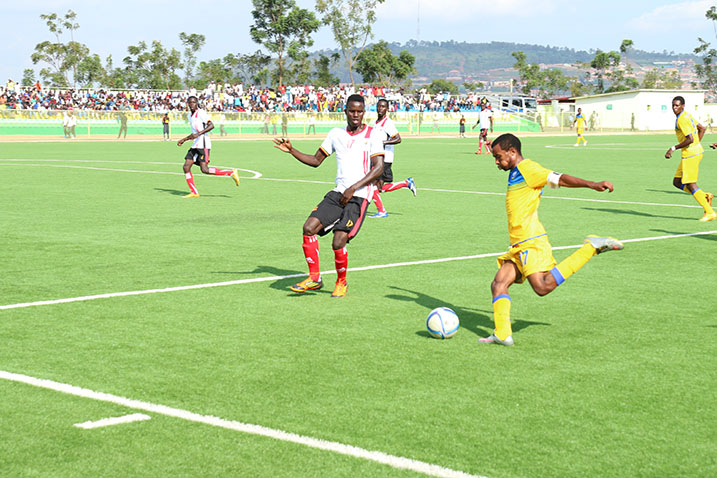 Savio ahindura umupira