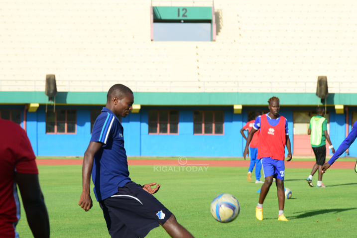 Masudi Juma utoza Rayon Sports yereka abakinnyi be uko bawuconga