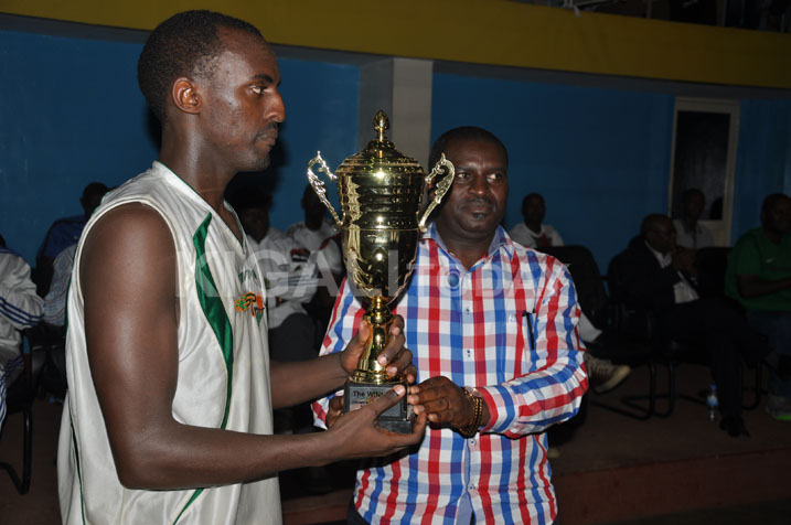 Espoir ihabwa igikombe