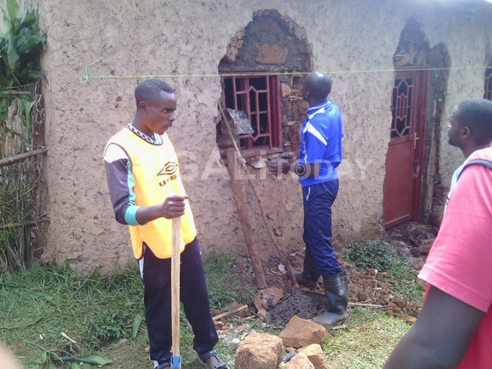 Bakusanyije agera ku bihumbi 250 y'amanyarwanda ngo babashe gufasha umuturanyi wabo