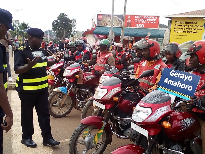 Abamotari kimwe n'abatwara ibindi binyabiziga barasabwa kubahiriza uburenganzira bw'abanyamaguru