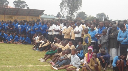 Abaturage bari benshi mu kwitabira umunsi wo kwibuka intwari z'u Rwanda.