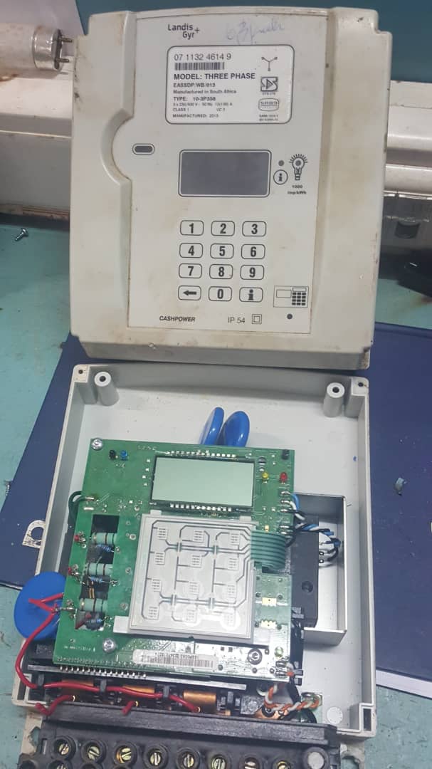 Basanze insinga zijyana umuriro muri Mubazi yarazicomokoye bigatuma awukoresha atawuguze, ntibigire n'aho byiyandaka